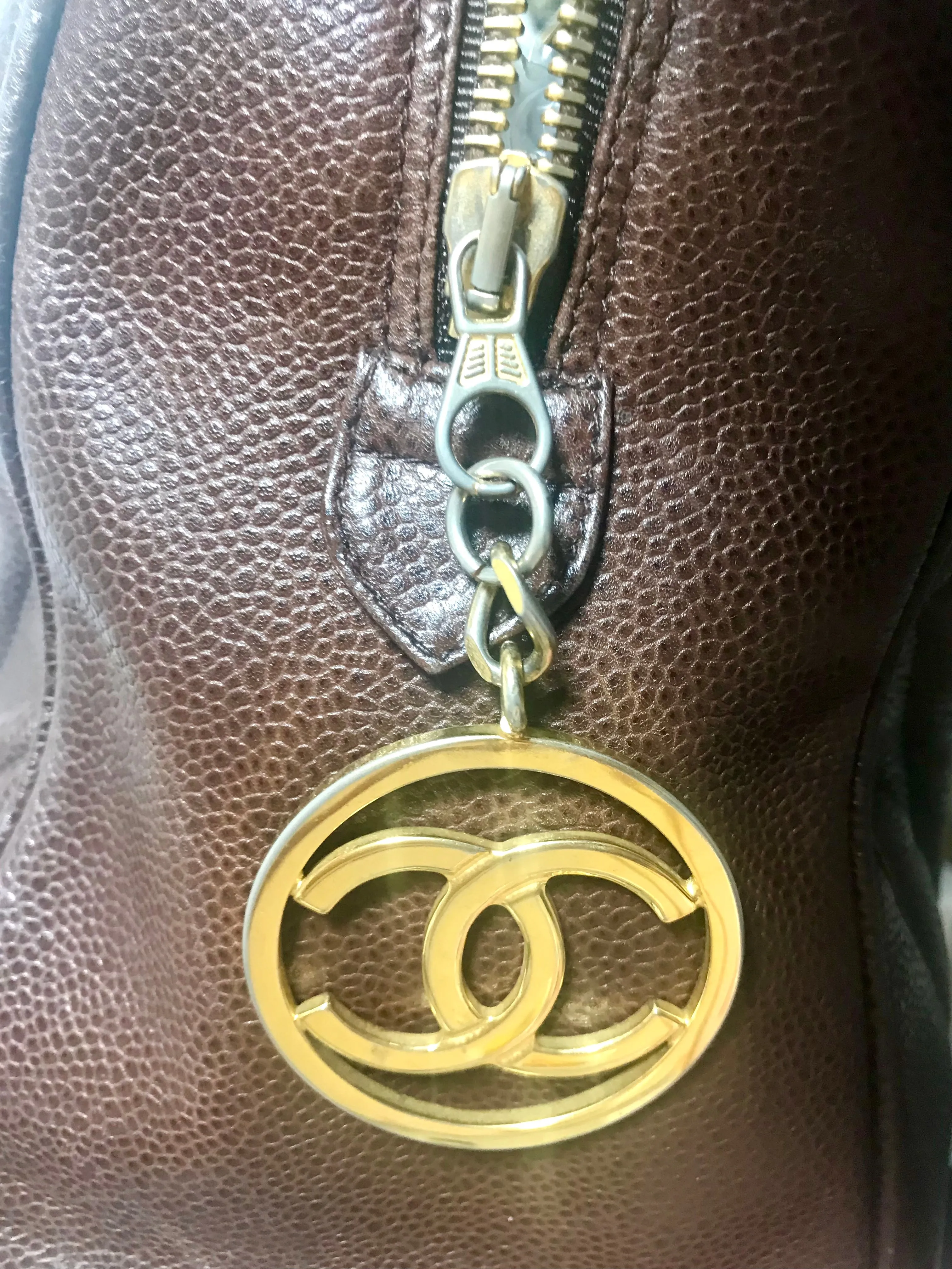 Vintage CHANEL brown caviarskin v stitch, chevron style bag, Speedy bag with golden CC charm. Classic purse for daily use.  060516re1