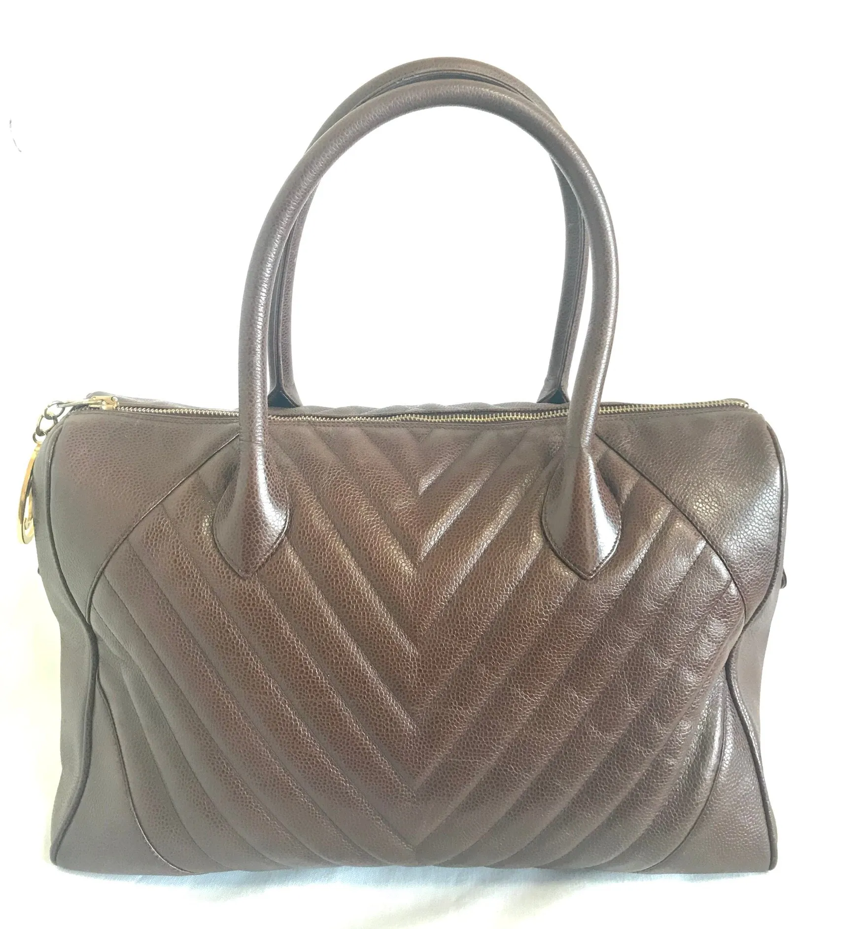 Vintage CHANEL brown caviarskin v stitch, chevron style bag, Speedy bag with golden CC charm. Classic purse for daily use.  060516re1