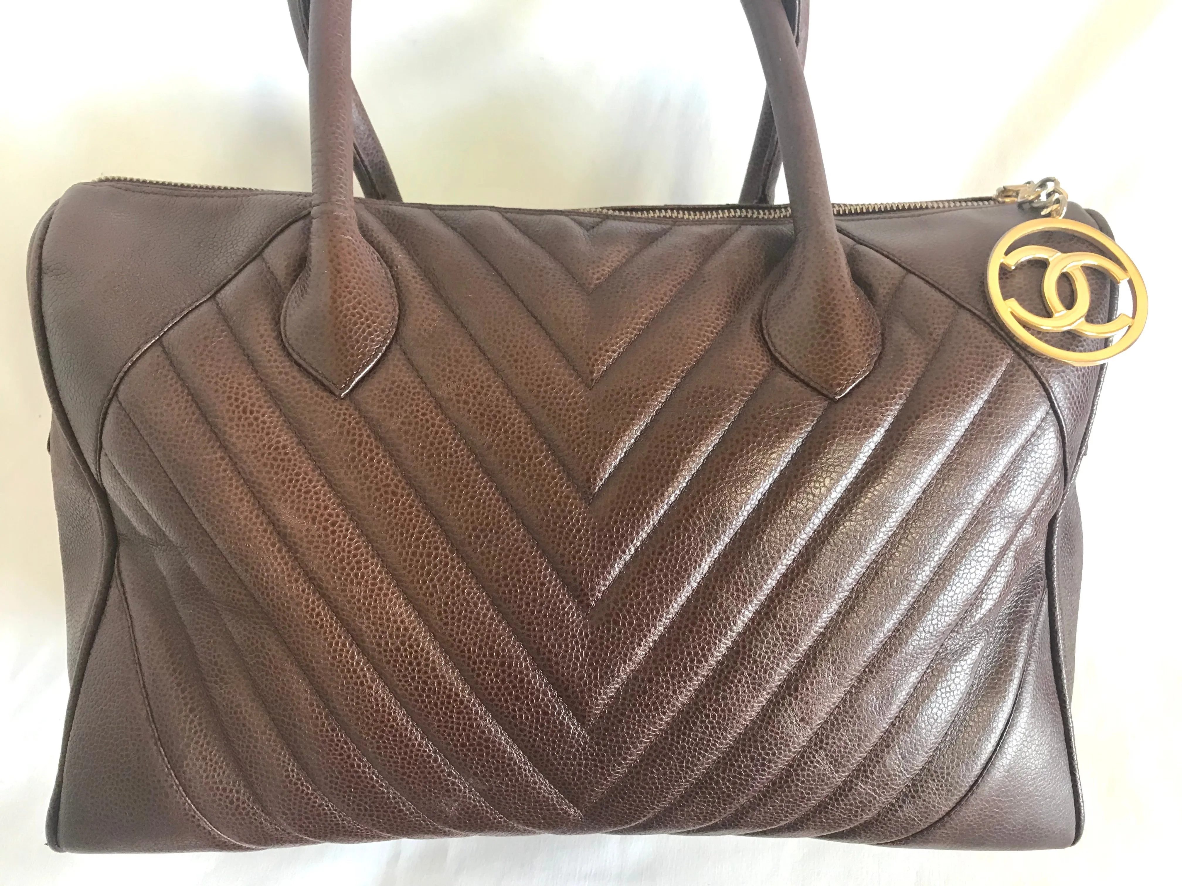 Vintage CHANEL brown caviarskin v stitch, chevron style bag, Speedy bag with golden CC charm. Classic purse for daily use.  060516re1