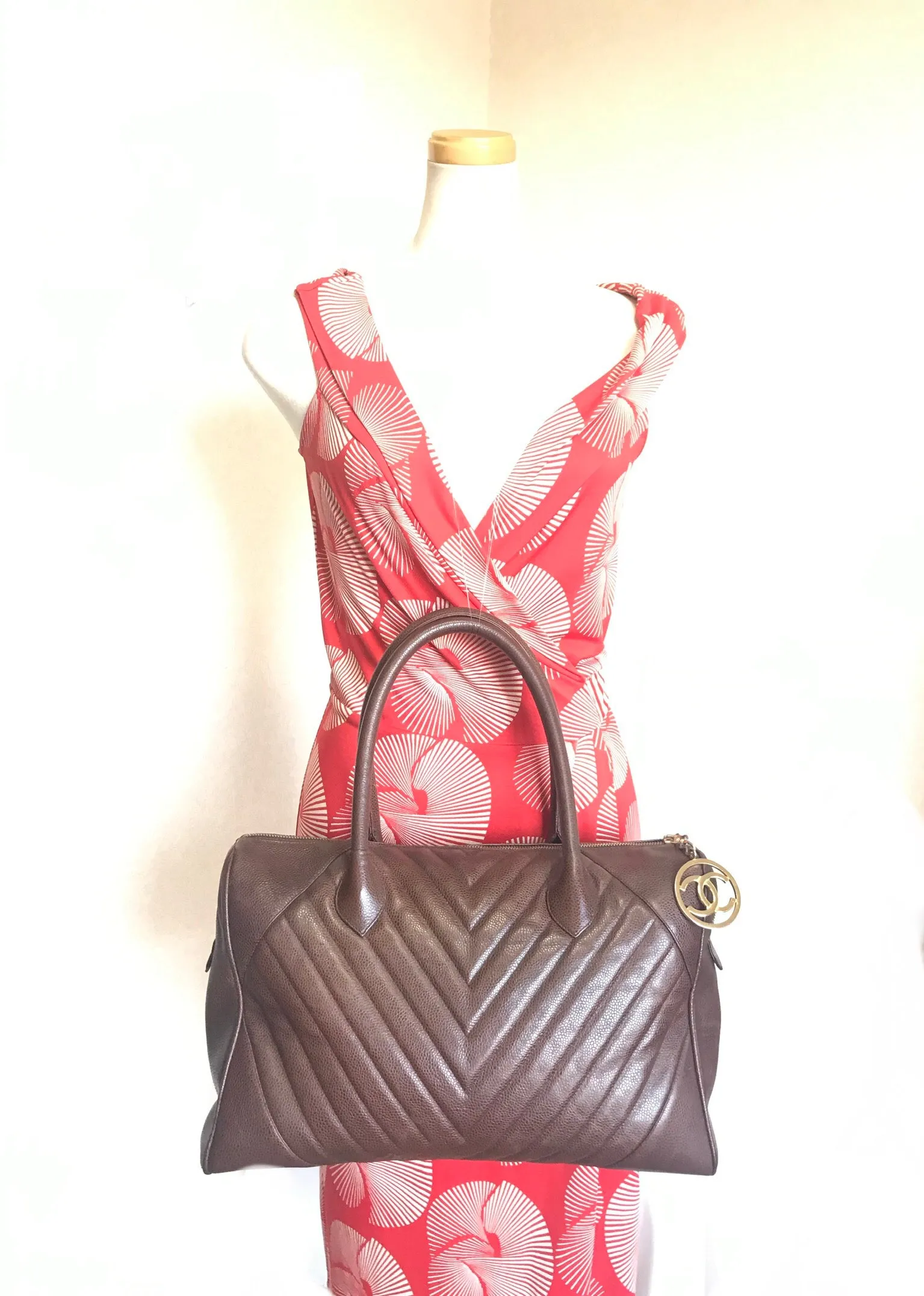 Vintage CHANEL brown caviarskin v stitch, chevron style bag, Speedy bag with golden CC charm. Classic purse for daily use.  060516re1