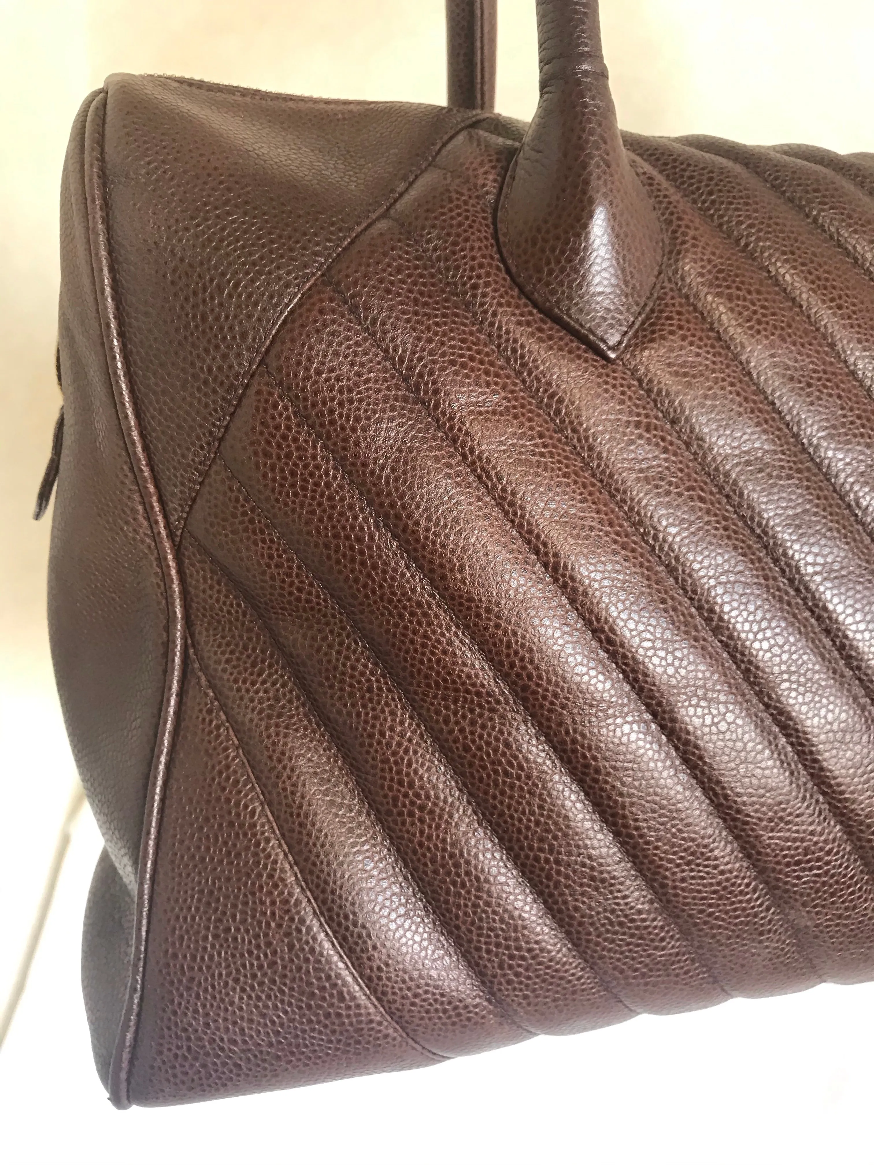Vintage CHANEL brown caviarskin v stitch, chevron style bag, Speedy bag with golden CC charm. Classic purse for daily use.  060516re1