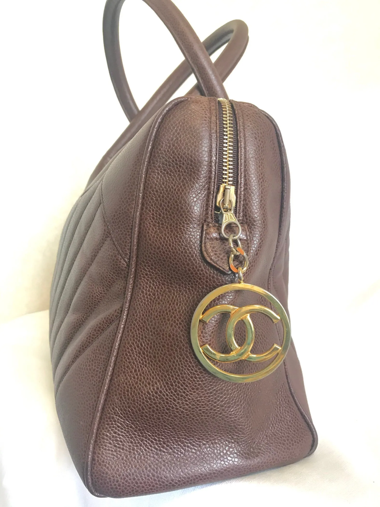 Vintage CHANEL brown caviarskin v stitch, chevron style bag, Speedy bag with golden CC charm. Classic purse for daily use.  060516re1