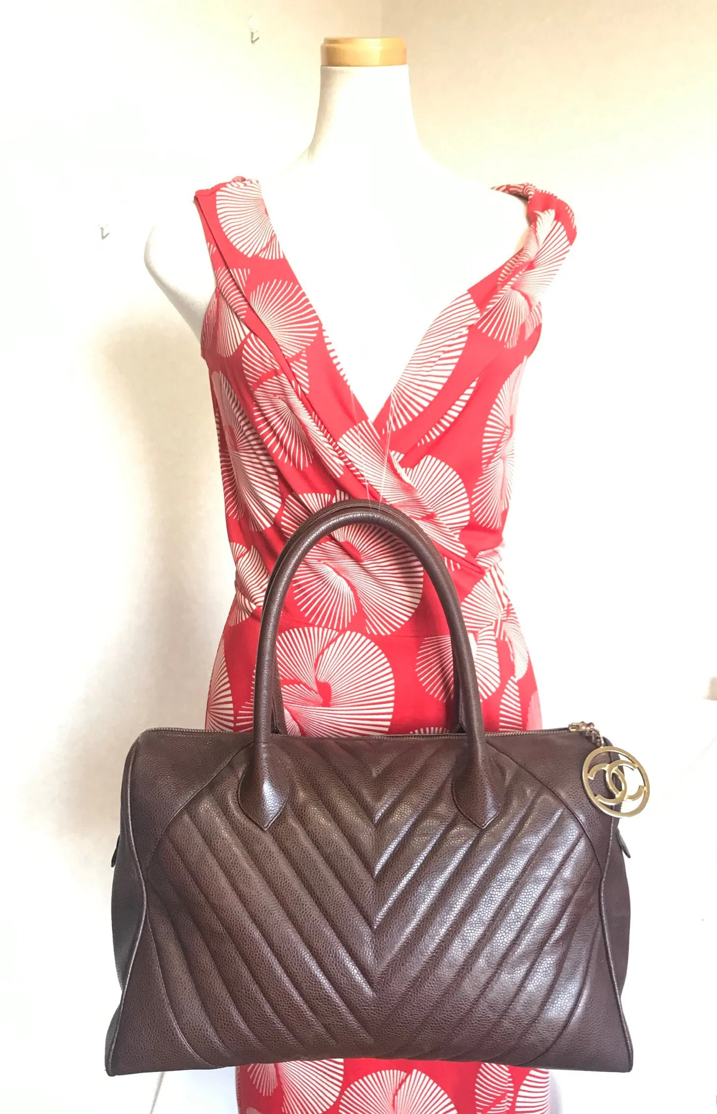 Vintage CHANEL brown caviarskin v stitch, chevron style bag, Speedy bag with golden CC charm. Classic purse for daily use.  060516re1
