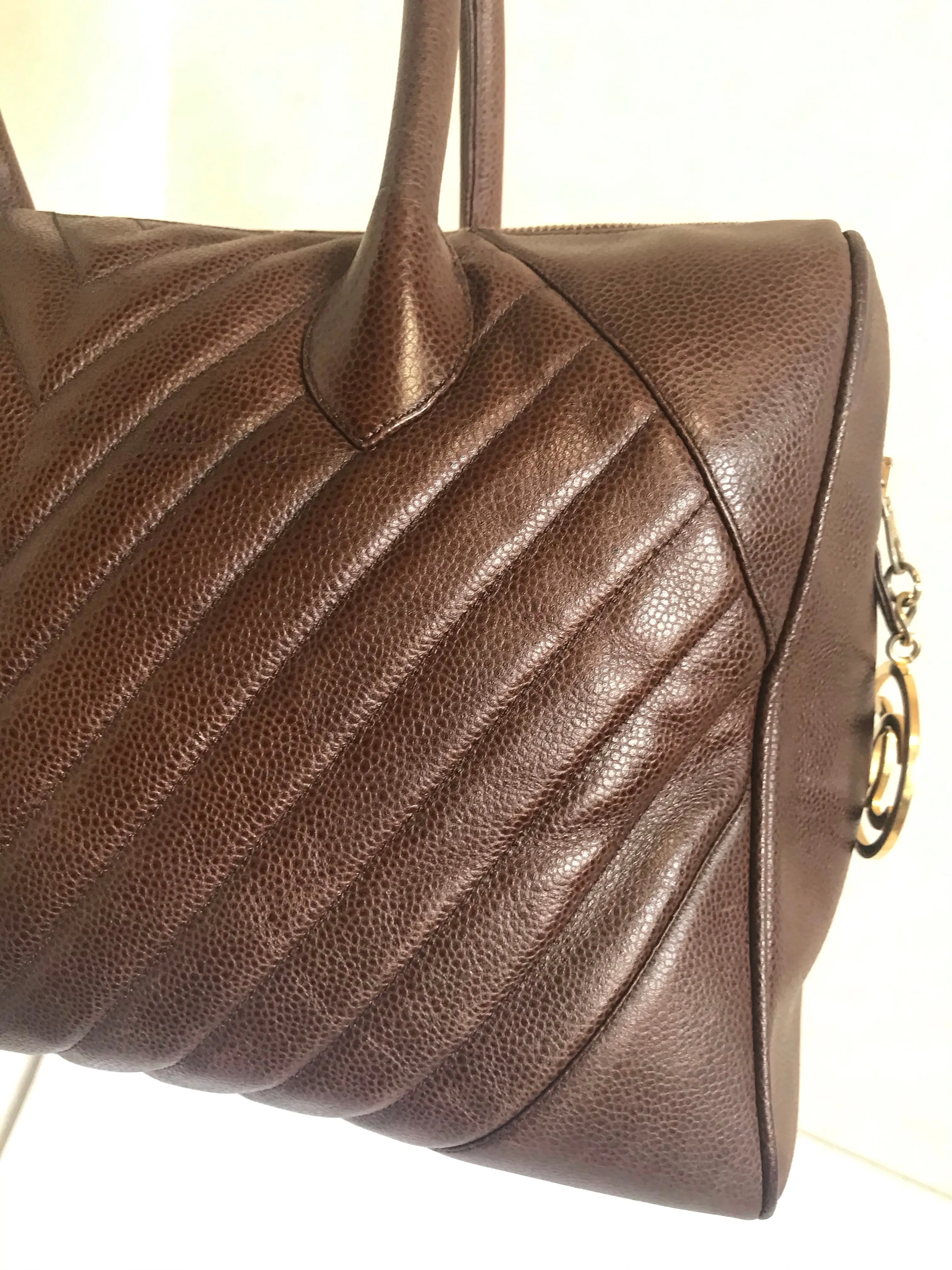 Vintage CHANEL brown caviarskin v stitch, chevron style bag, Speedy bag with golden CC charm. Classic purse for daily use.  060516re1