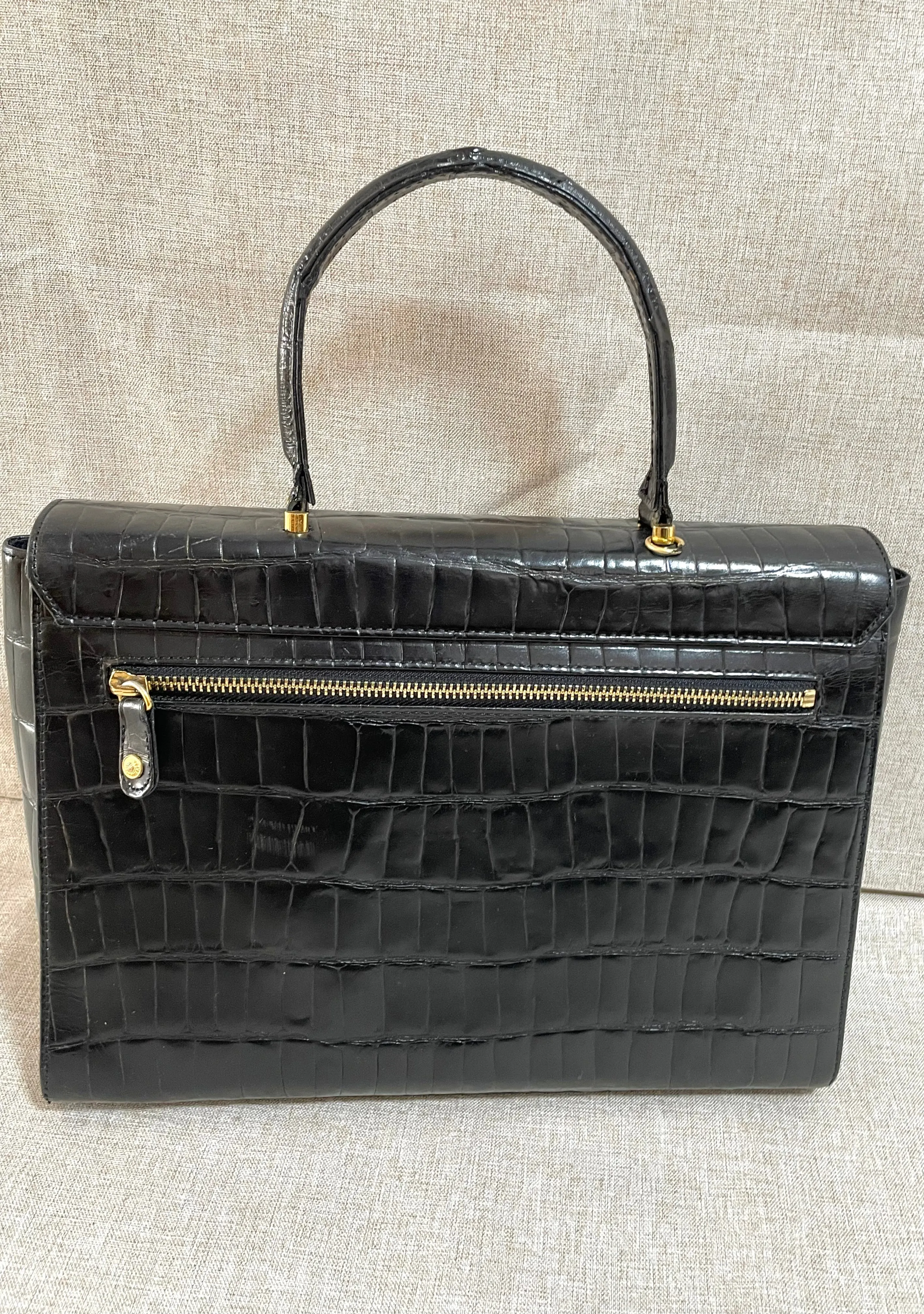 Vintage Gianni Versace black croc embossed leather handbag with Medallion Sunburst charms. Gorgeous masterpiece. 061104y1