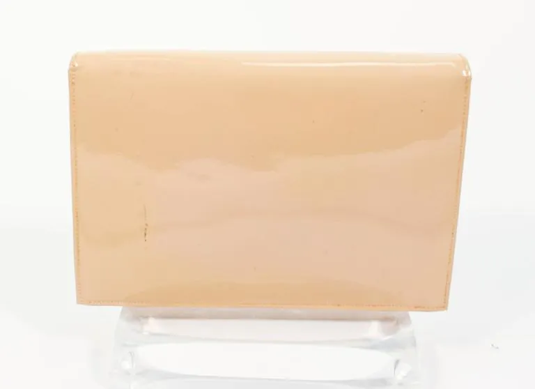 VINTAGE Nude Patent Leather Purse with Beaded Portrait & Gold Chain