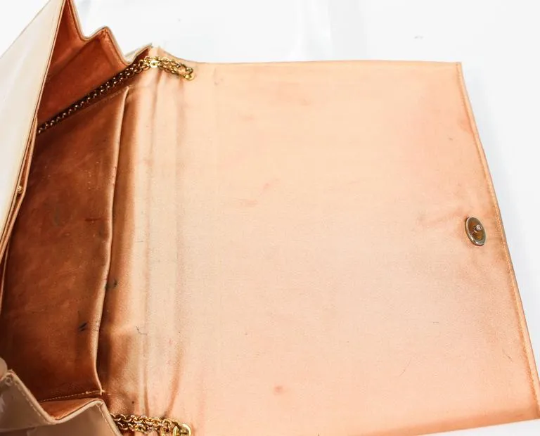 VINTAGE Nude Patent Leather Purse with Beaded Portrait & Gold Chain