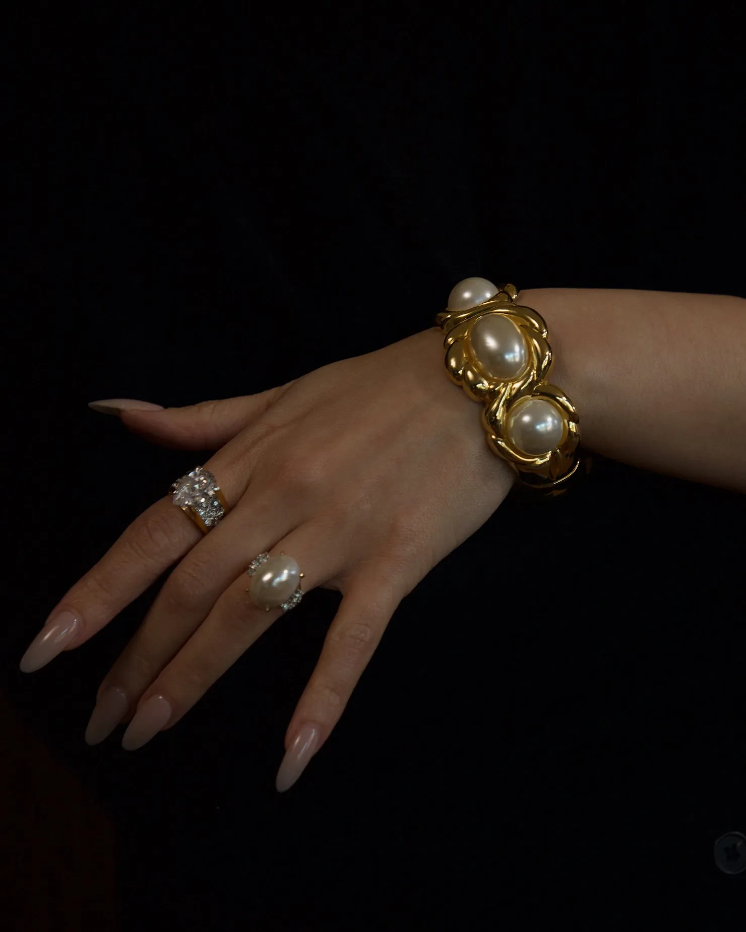 Vintage Oversized Pearl Cabochon Bracelet44