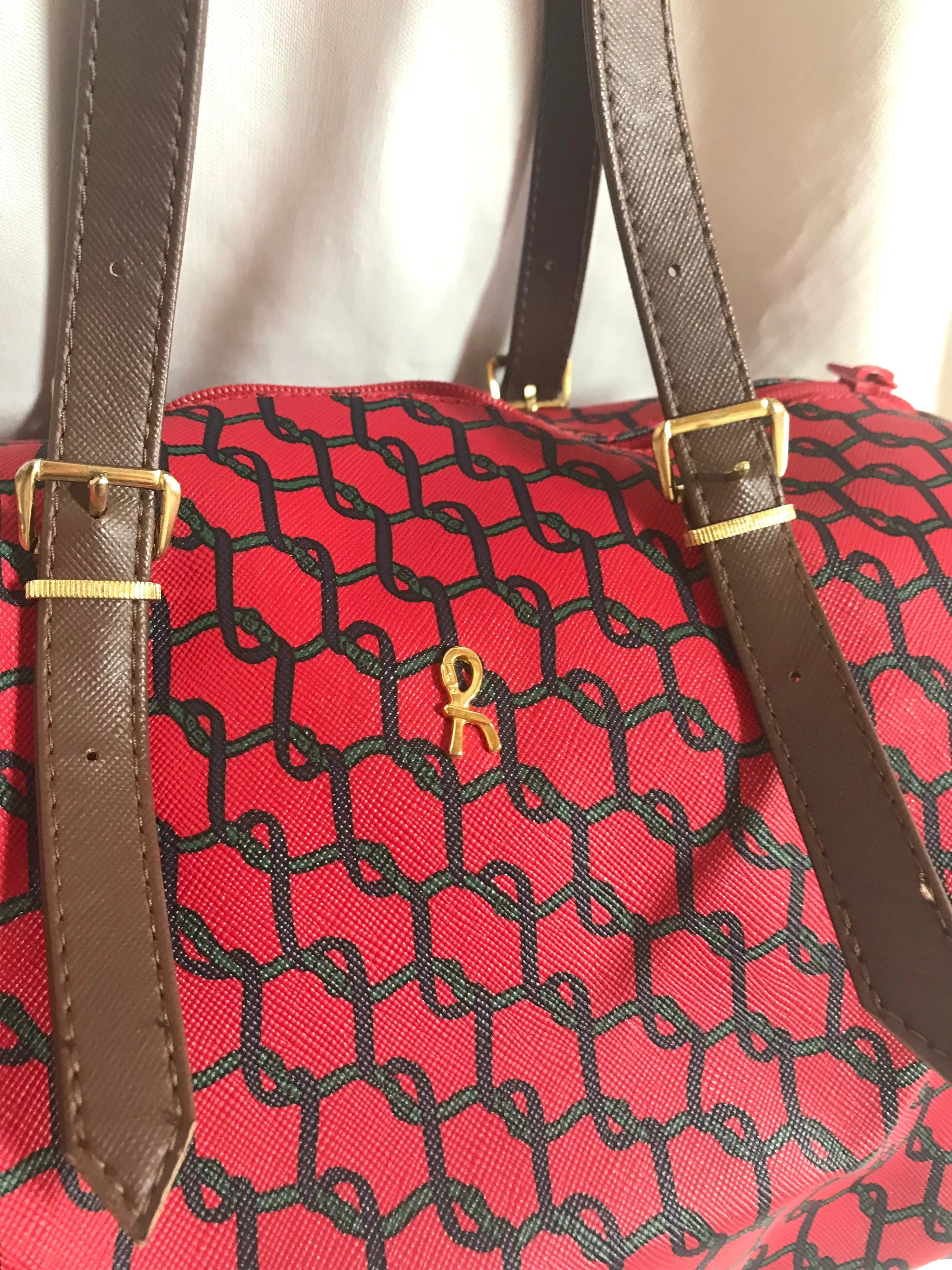 Vintage Roberta di Camerino red, green and navy duffle style purse with gold tone R logo charm. TALON zipper. 050315r2