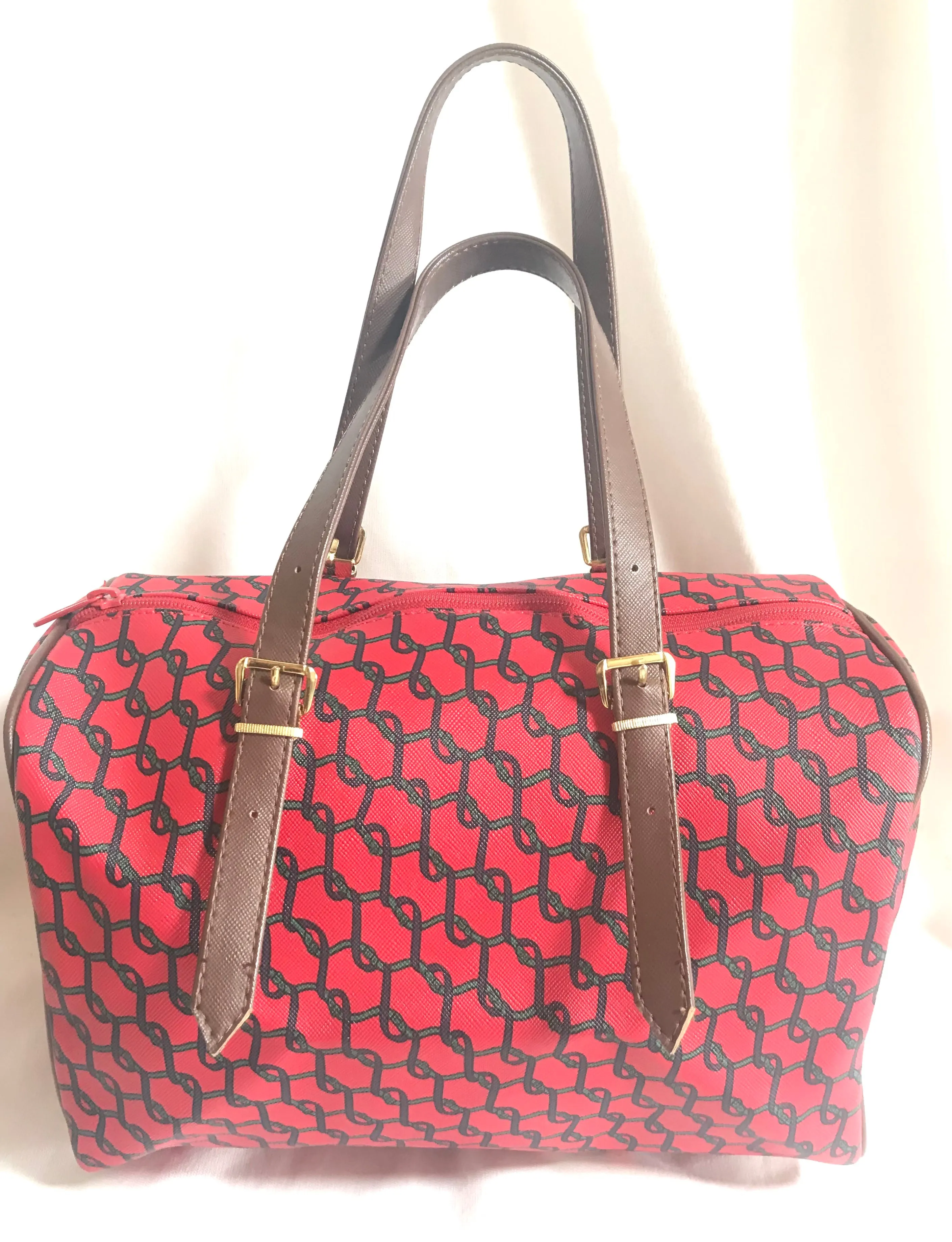 Vintage Roberta di Camerino red, green and navy duffle style purse with gold tone R logo charm. TALON zipper. 050315r2