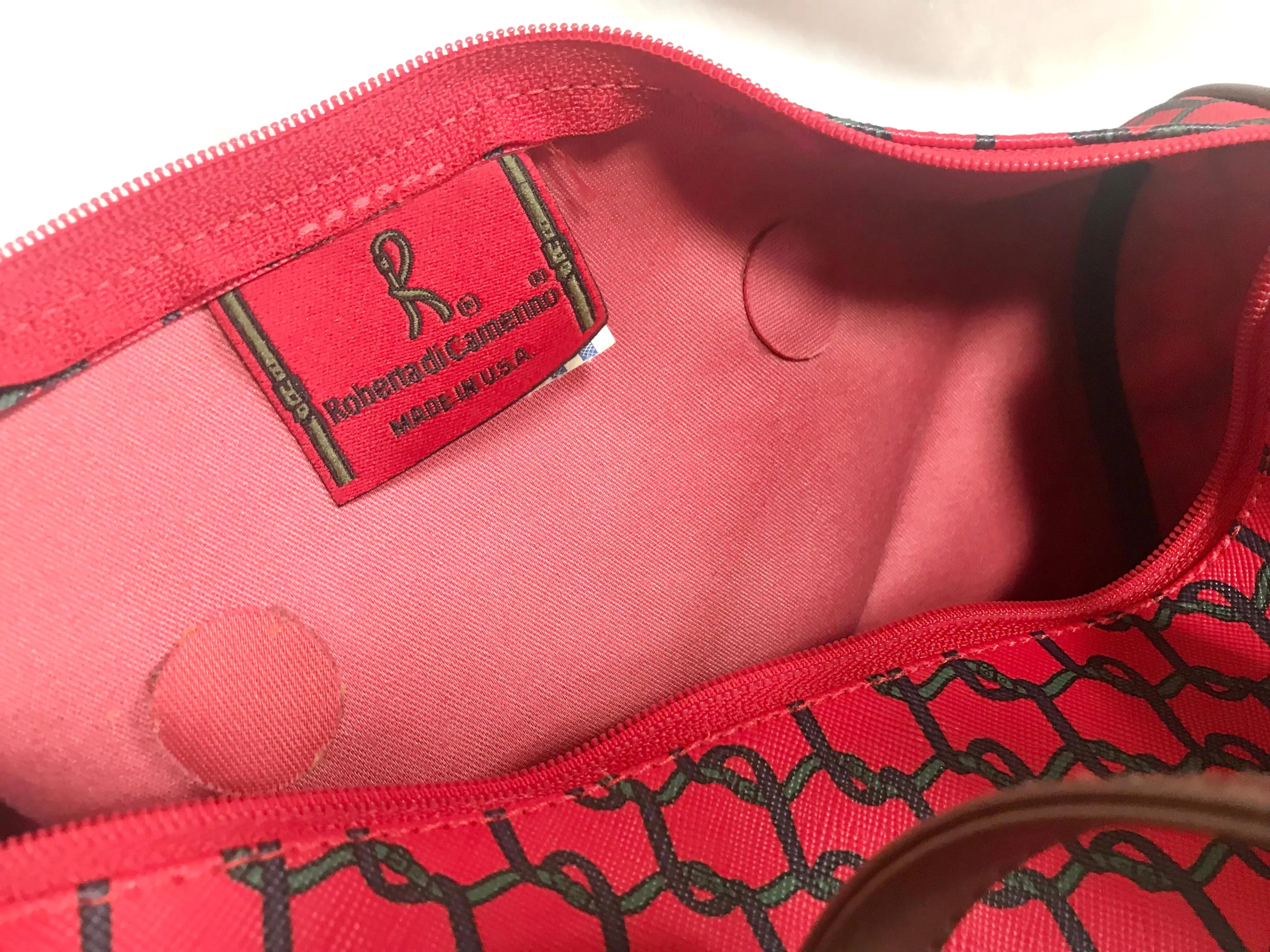 Vintage Roberta di Camerino red, green and navy duffle style purse with gold tone R logo charm. TALON zipper. 050315r2