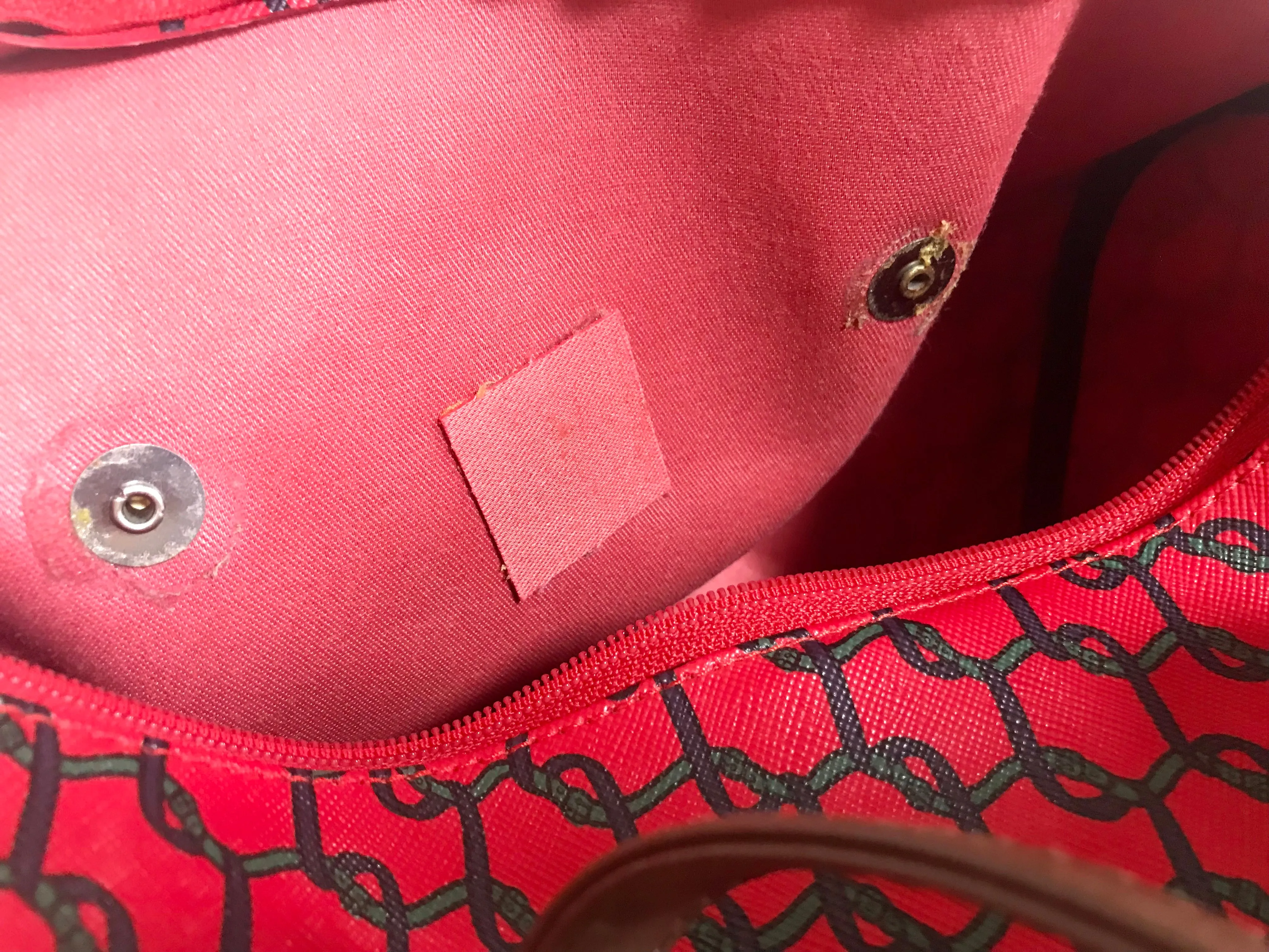 Vintage Roberta di Camerino red, green and navy duffle style purse with gold tone R logo charm. TALON zipper. 050315r2