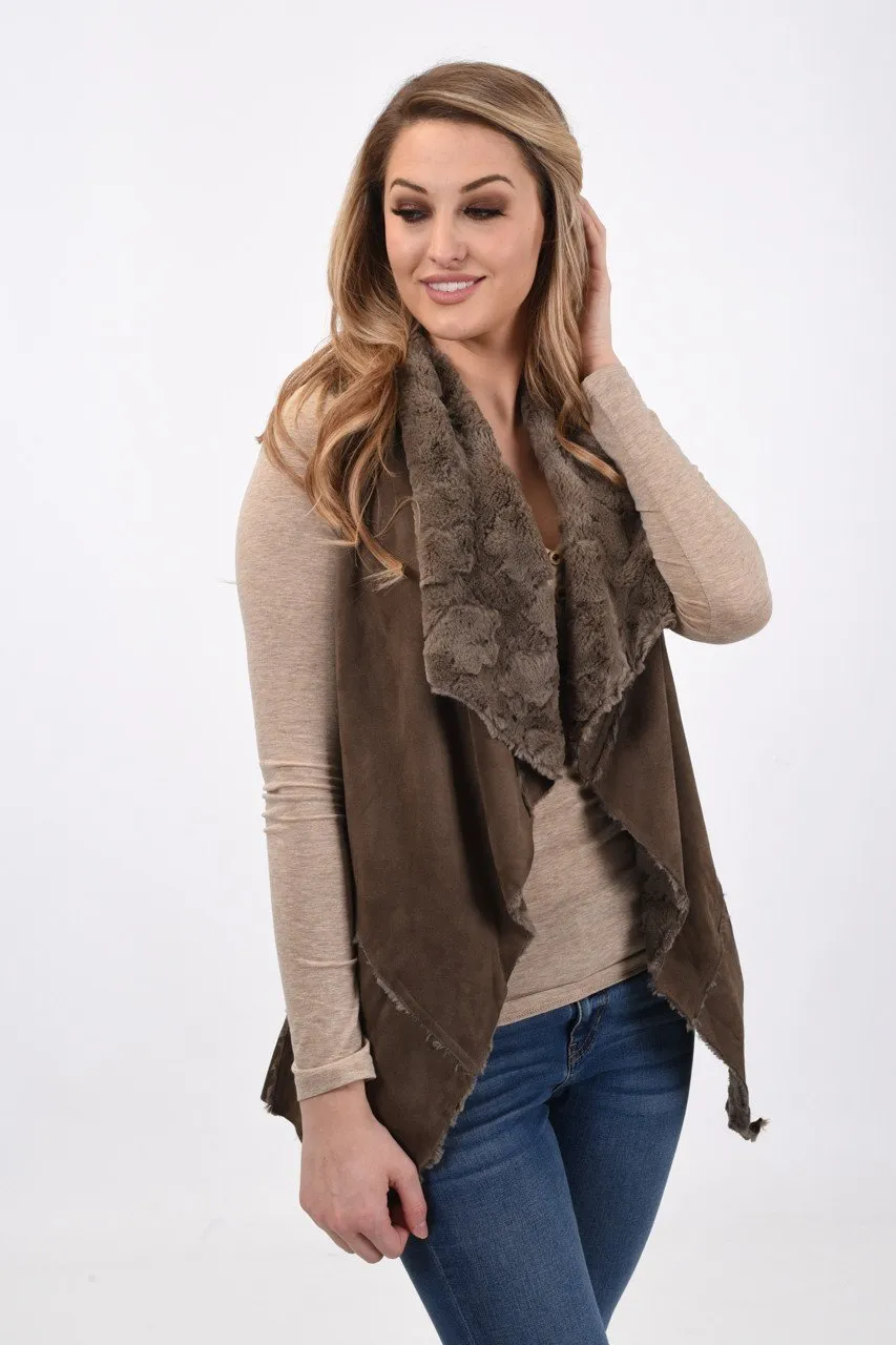 Weekend at the Lodge Vest ~ Olive
